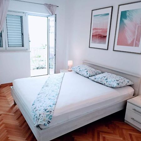 Apartman Nina Омиш Экстерьер фото