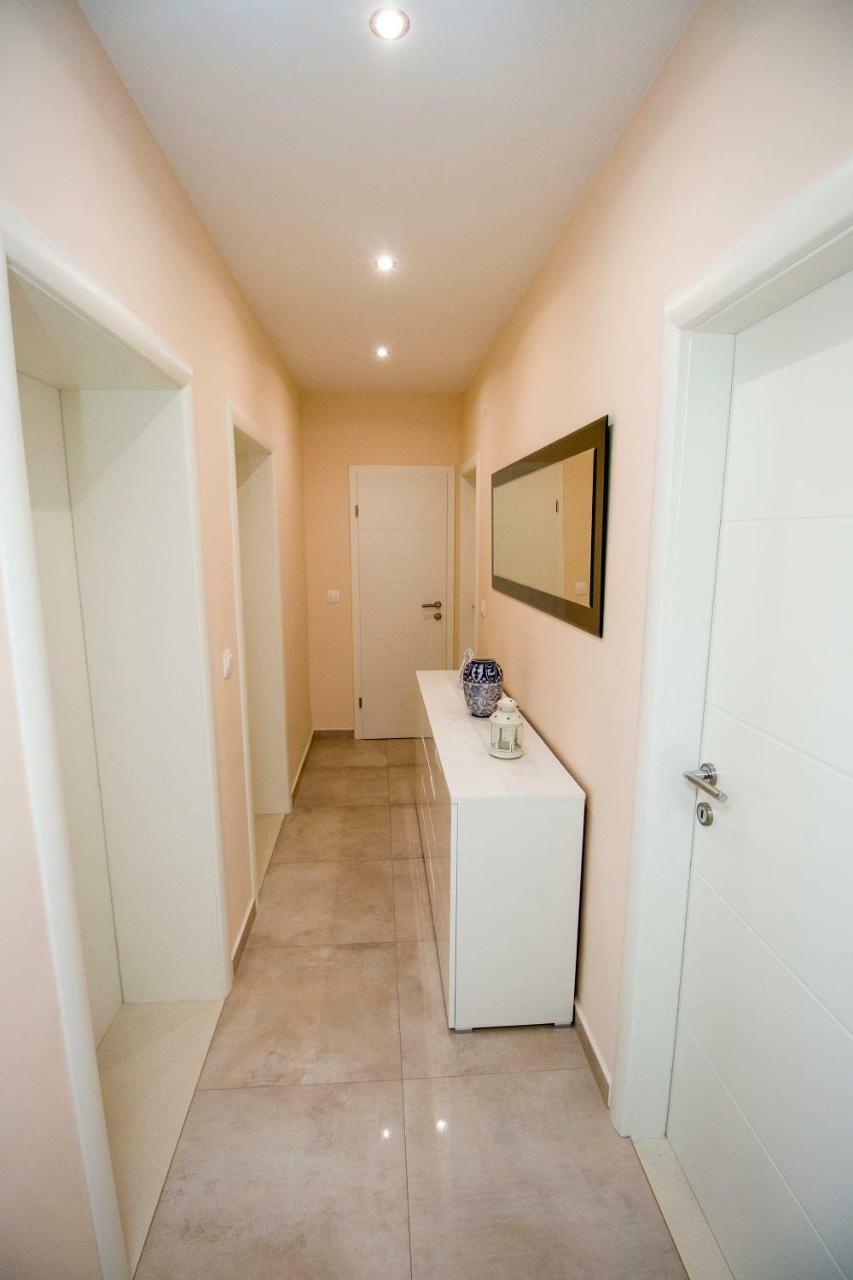 Apartman Nina Омиш Экстерьер фото