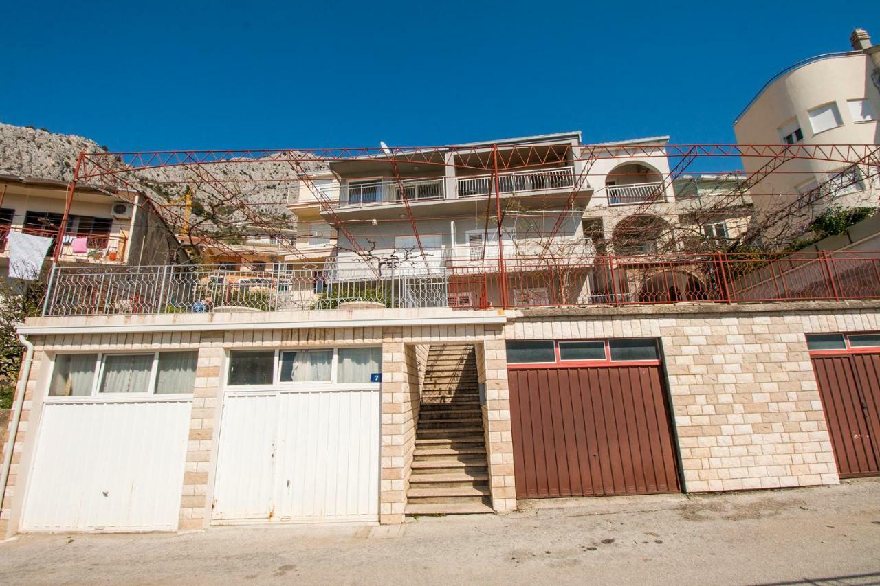 Apartman Nina Омиш Экстерьер фото